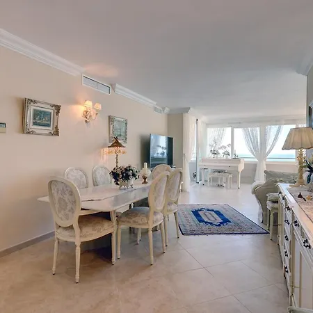 Malaga Paradise Τορρεμολίνος